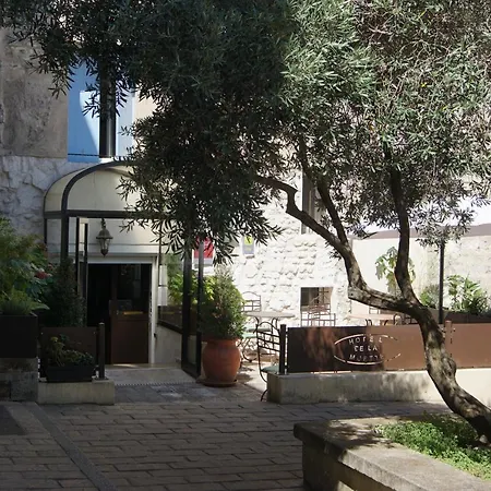 Hotel La Muette 3*